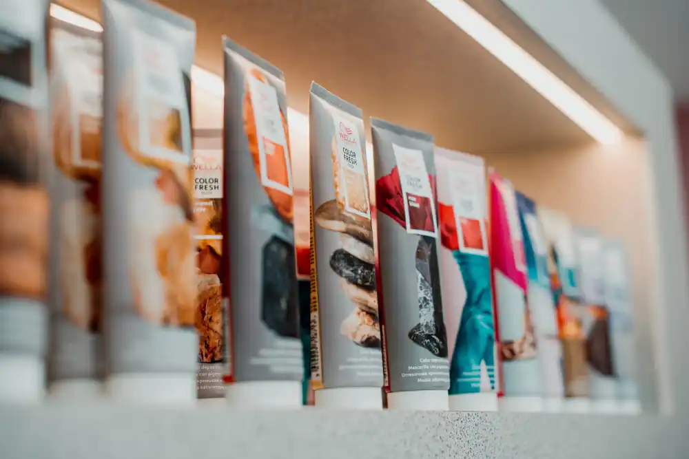 Men Colouring in Staines