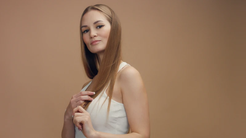 The Glass Effect on Hair in 2025 – What It Is, How It’s Done, and Who It’s Suitable For